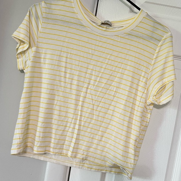 Striped Crop Top - Picture 2 of 4